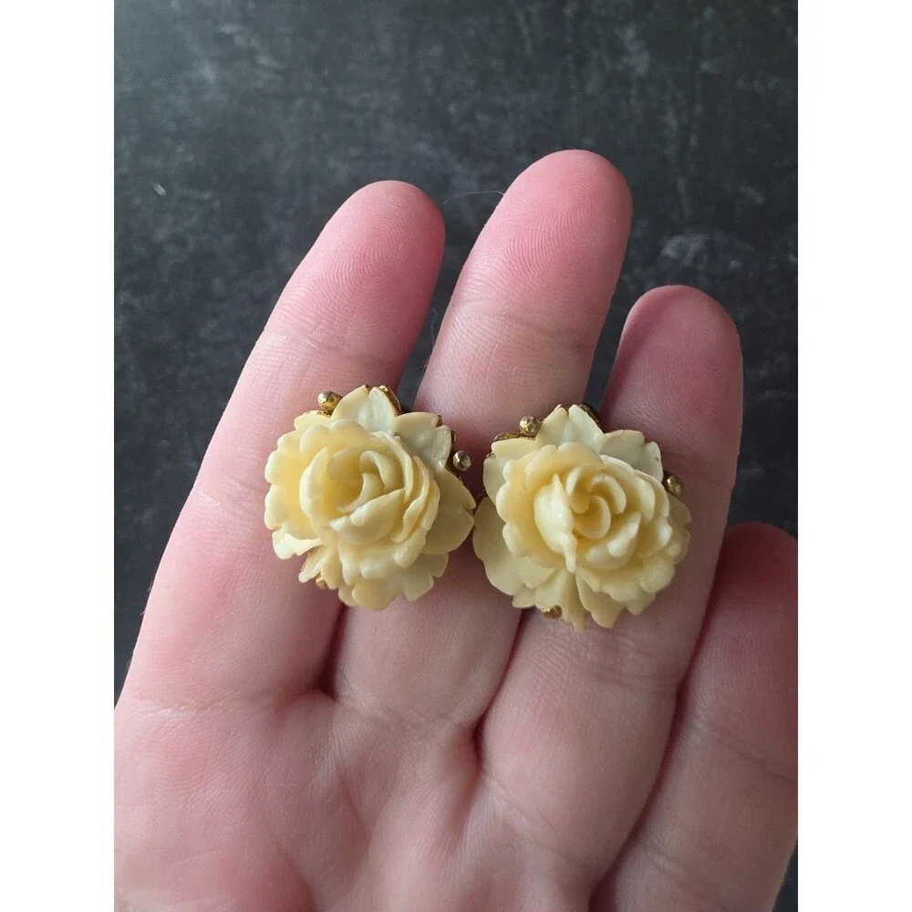 Celluloid Floral Gold Tone Metal Clip-on Screwback Earrings Vintage